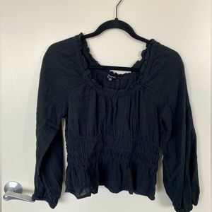 Madewell long-sleeve top with ruching detail. Size Medium.